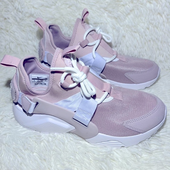 Nike Shoes - Nike Air Huarache City Low Women's Size 9 Lace Up Sneakers Shoes Particle Rose